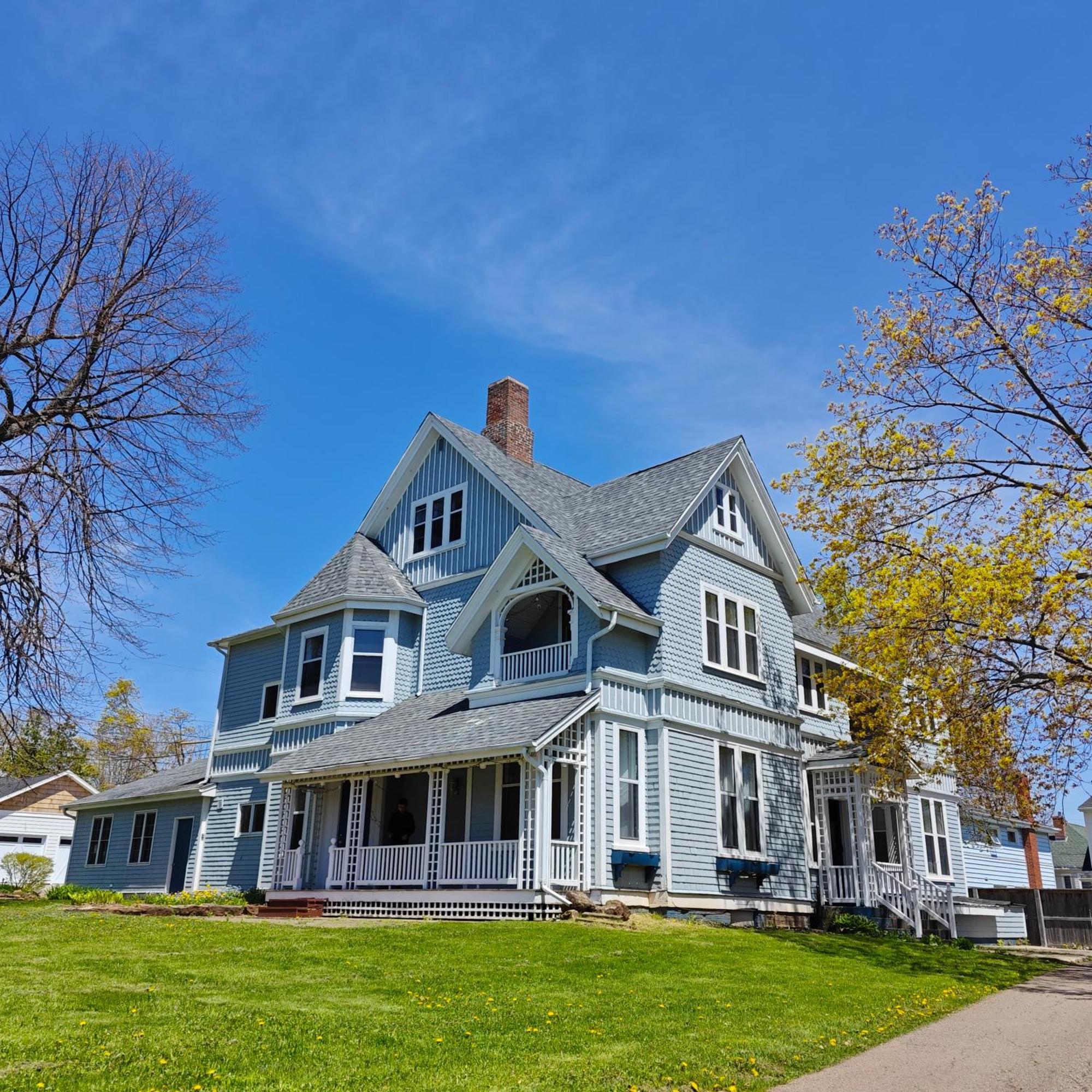 Andy'S Blue House Bed and Breakfast Charlottetown Exteriör bild